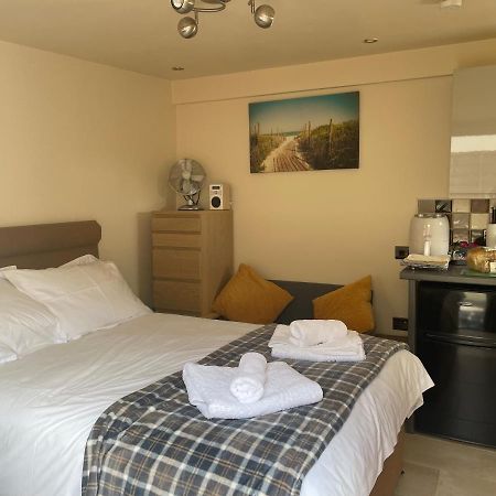 Auntie Bett'S - Cosy Double Ensuite Room With Mini Kitchen Kingsbridge  Extérieur photo