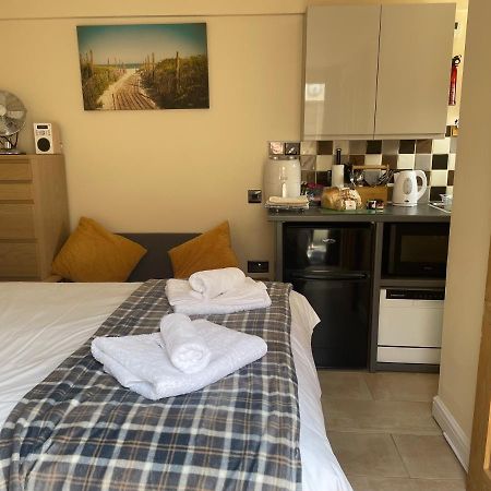 Auntie Bett'S - Cosy Double Ensuite Room With Mini Kitchen Kingsbridge  Extérieur photo