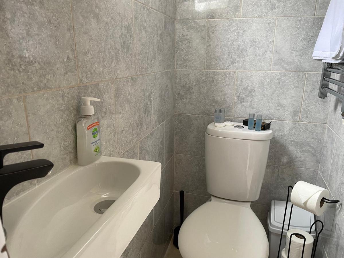 Auntie Bett'S - Cosy Double Ensuite Room With Mini Kitchen Kingsbridge  Extérieur photo