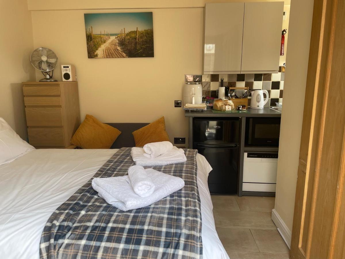 Auntie Bett'S - Cosy Double Ensuite Room With Mini Kitchen Kingsbridge  Extérieur photo