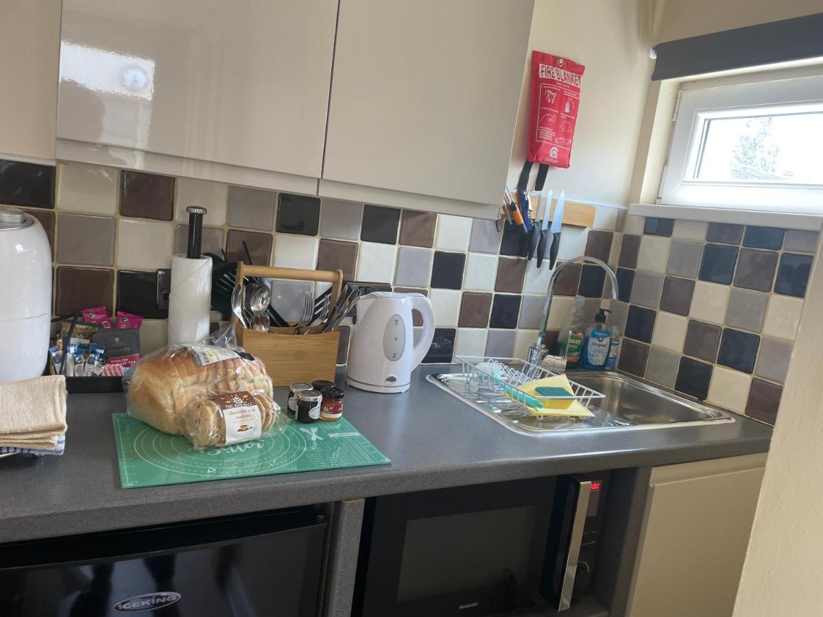 Auntie Bett'S - Cosy Double Ensuite Room With Mini Kitchen Kingsbridge  Extérieur photo