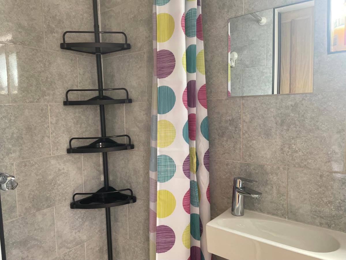 Auntie Bett'S - Cosy Double Ensuite Room With Mini Kitchen Kingsbridge  Extérieur photo